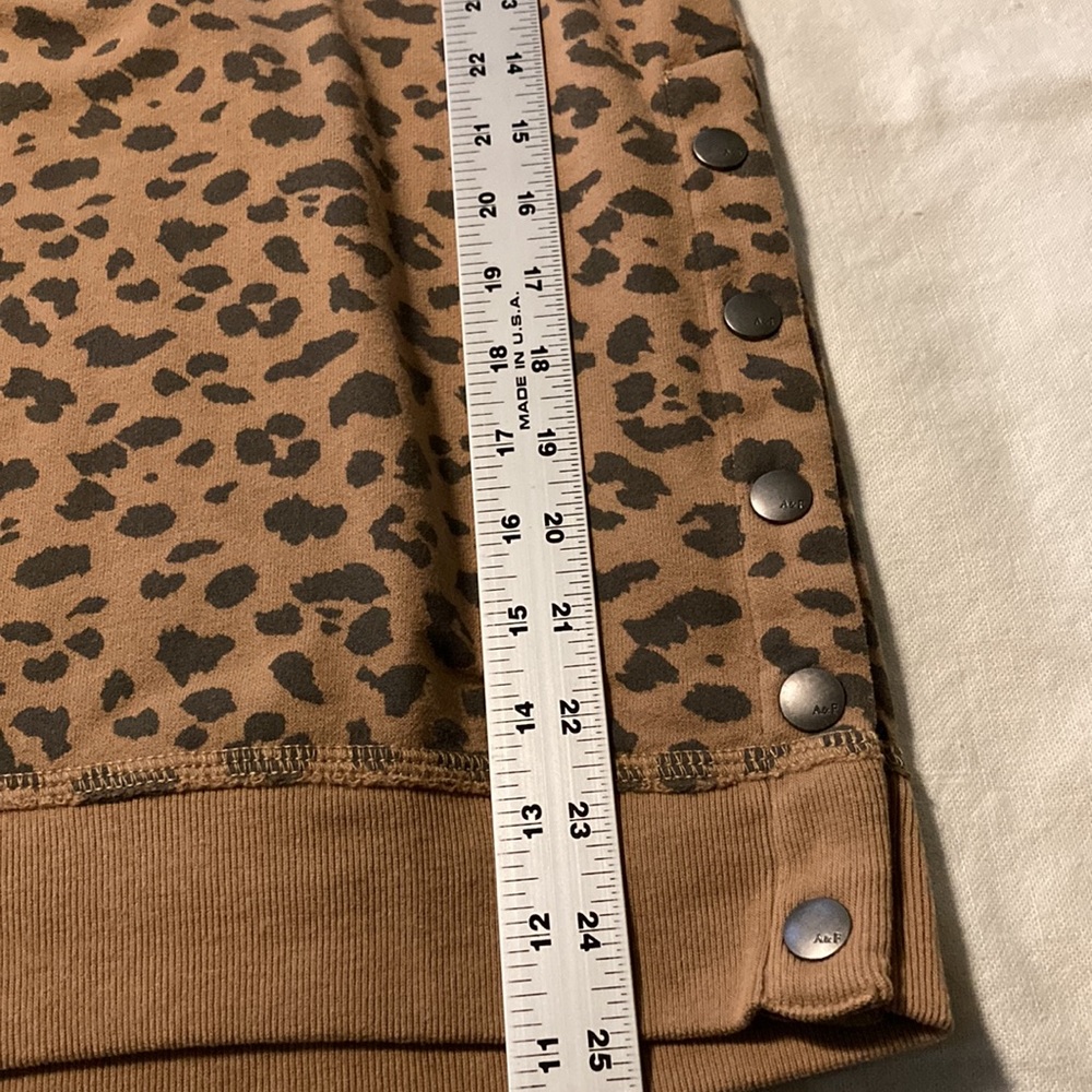 A&F Sweatshirt - Picture 2 of 6
